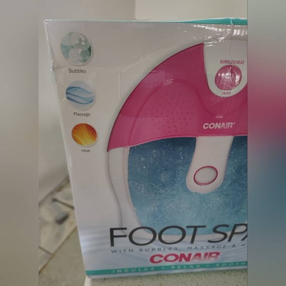 NIB Conair Foot Spa Heated Massage Bubbles And Textured Footrest - Picture 4 of 9